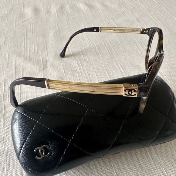 Chanel Frame and case - Picture 6 of 13